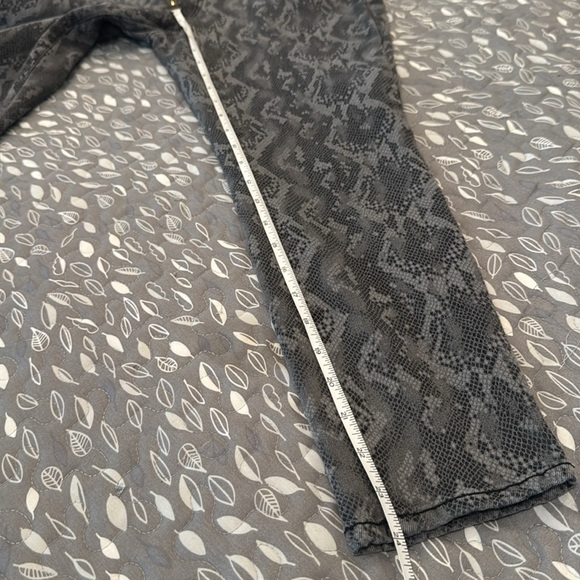 H by HALSTON women’s jeans, size 0Petite - Picture 6 of 9